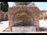 07380 ostia - regio iv - insula iii - domus delle colonne (iv,iii,1) - raum (d) - hof - nymphaeum - bli ri suedwesten - 06-2024.jpg